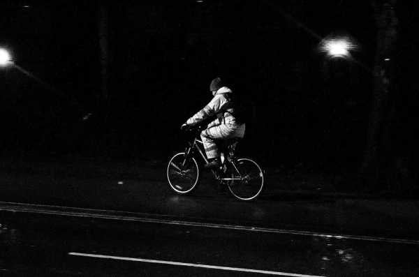 Embrace the darkness! Stay safe when you cycle in winter